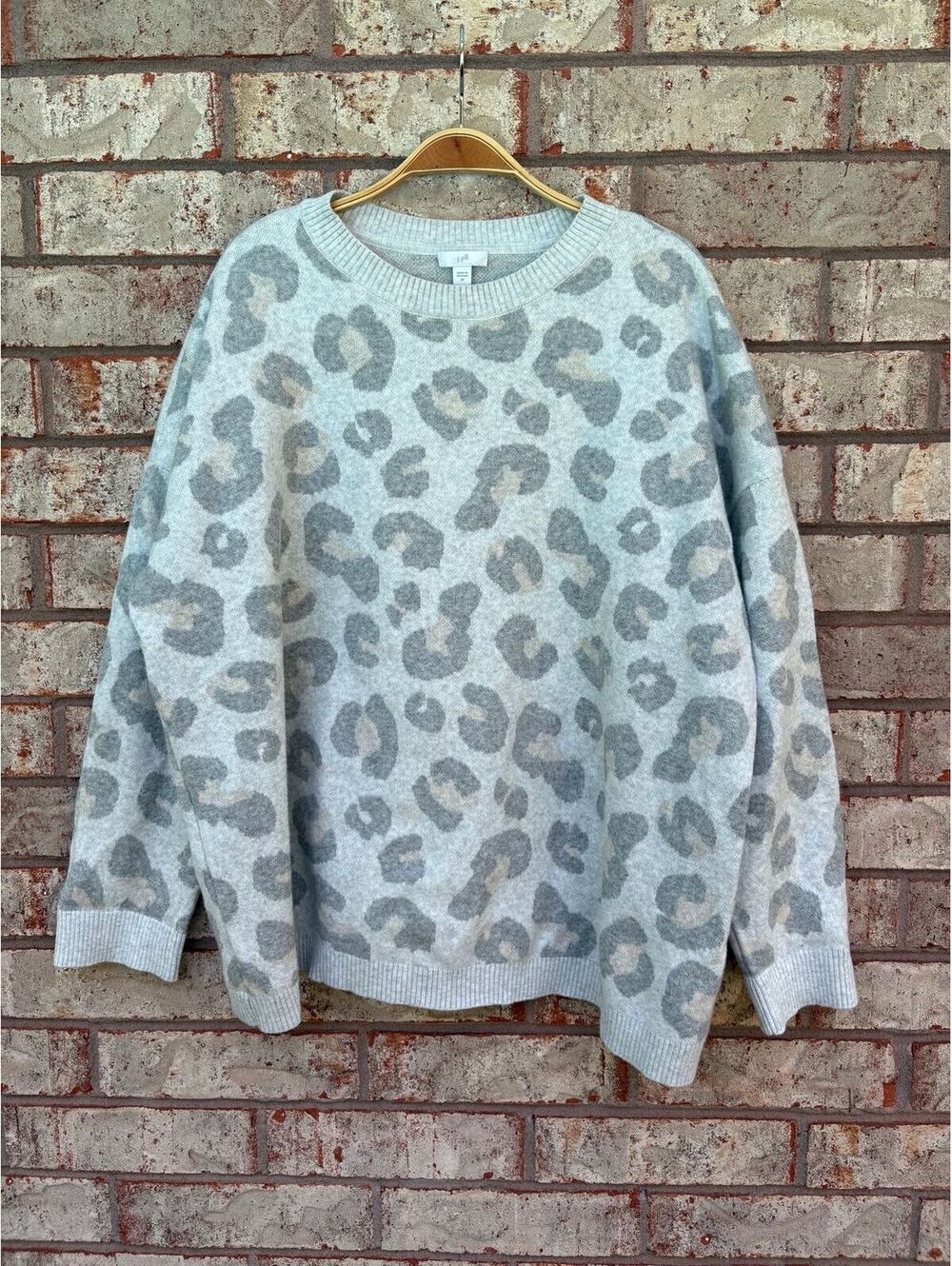 J.Jill grey leopard print crewneck pullover Size 2X
